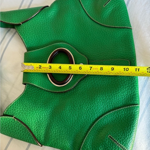 Dolce and gabana green leather. Silver tone hardware - Picture 9 of 15